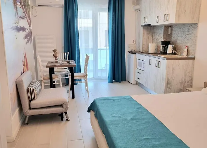 Tropical Studio- Endless Summer Apartment *